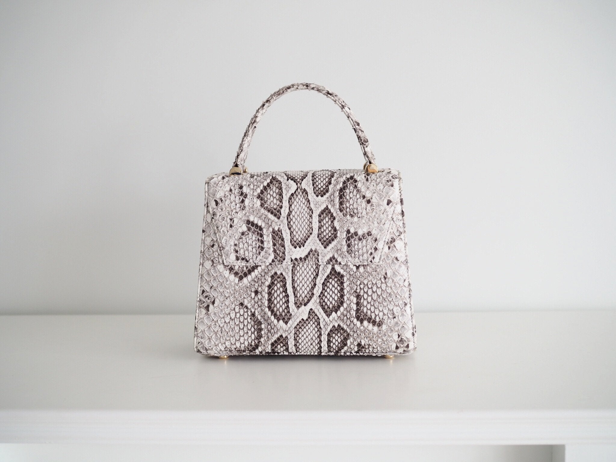 GEM PYTHON NATURAL WHITE