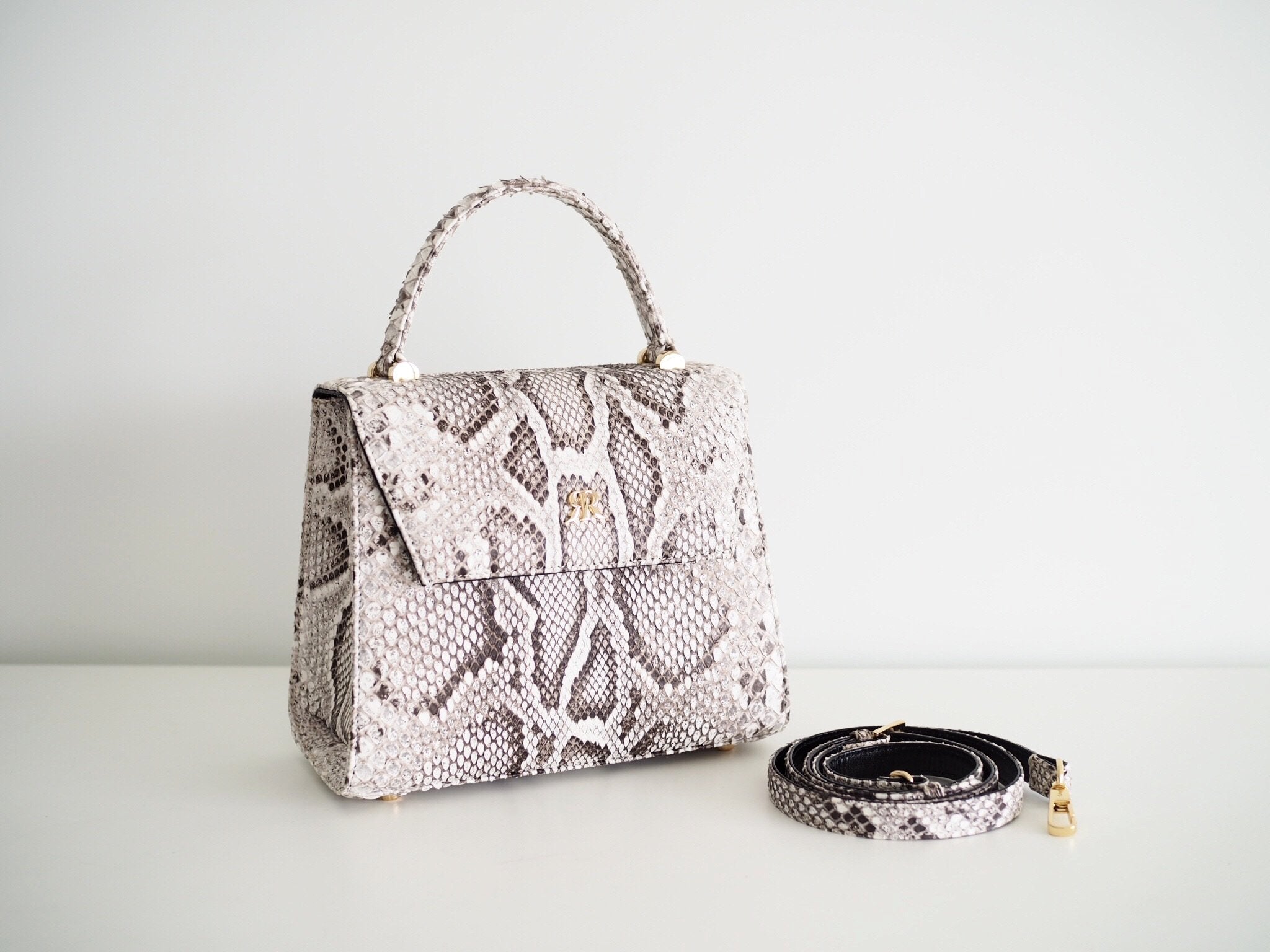 GEM PYTHON NATURAL WHITE