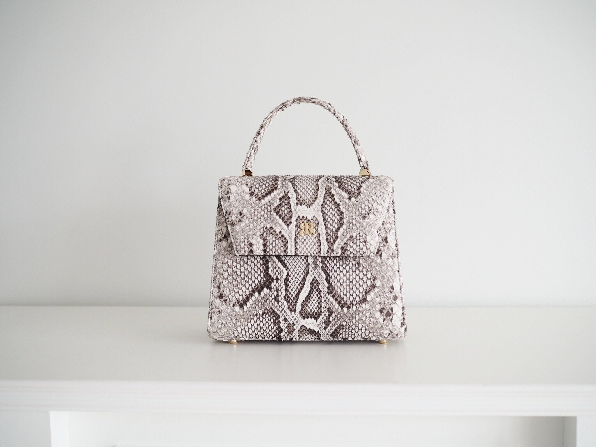 GEM PYTHON NATURAL WHITE